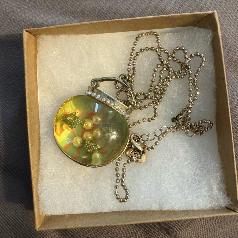 Fish bowl necklace with floating pearl bubbles